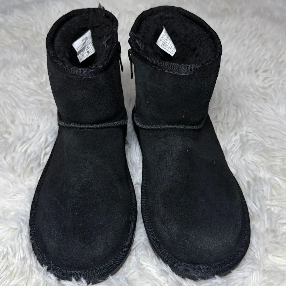 Koolaburra Black and Leopard Accent Boots